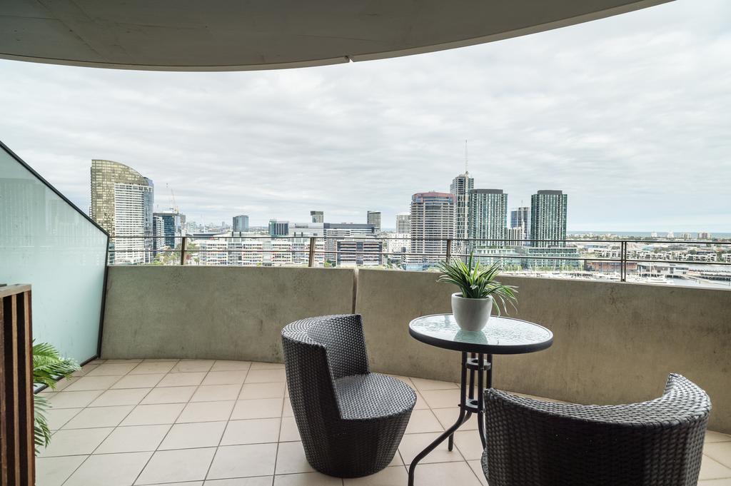 Akom At Docklands Мельбурн Экстерьер фото